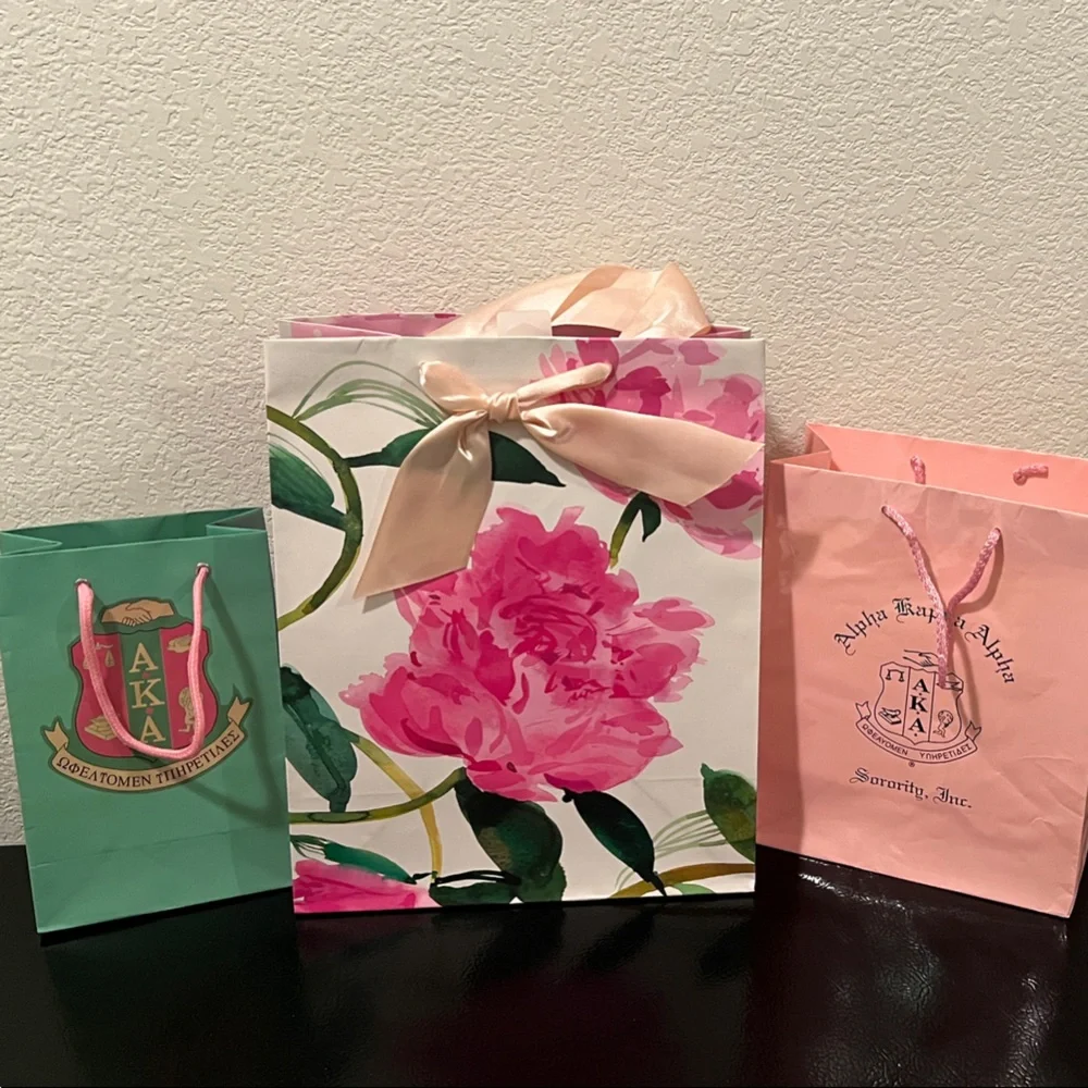 AKA Floral and Green Gift Bags Set